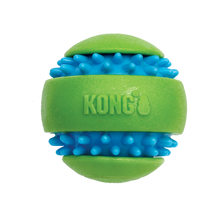 KONG Squeezz Goomz Ball med knotter og pipelyd til hunder nærbilde