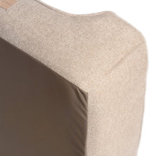 Mansion hundeseng med høye kanter i slitesterkt møbelstoff sett fra under