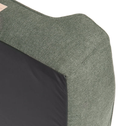 Mansion hundeseng med høye kanter i slitesterkt møbelstoff sett fra under.